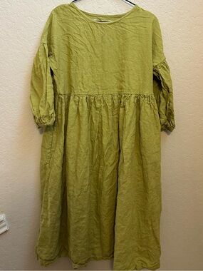 Medium, never worn, Monmarte from Notperfectlinen